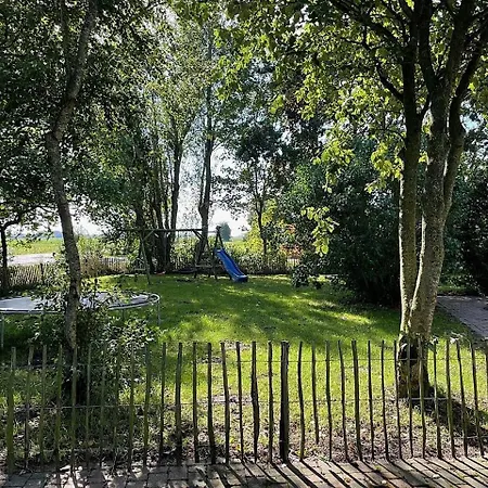 Grosszuegiges Mit Grossem Garten In Alleinlage Feriehus