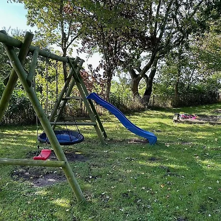 Grosszuegiges Mit Grossem Garten In Alleinlage Feriehus