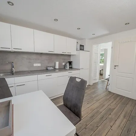 Feriehus Grosszuegiges Mit Grossem Garten In Alleinlage *