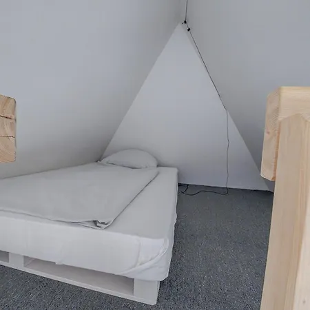 Grosszuegiges Mit Grossem Garten In Alleinlage * Nibøl